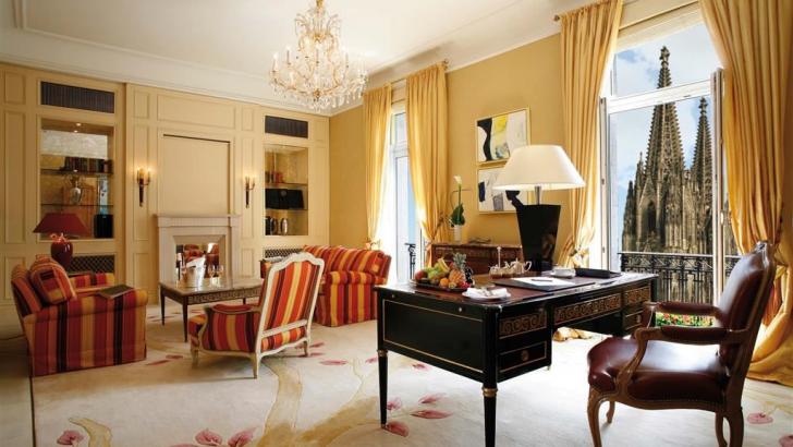 Excelsior Hotel Ernst Keulen luxe hotel deals