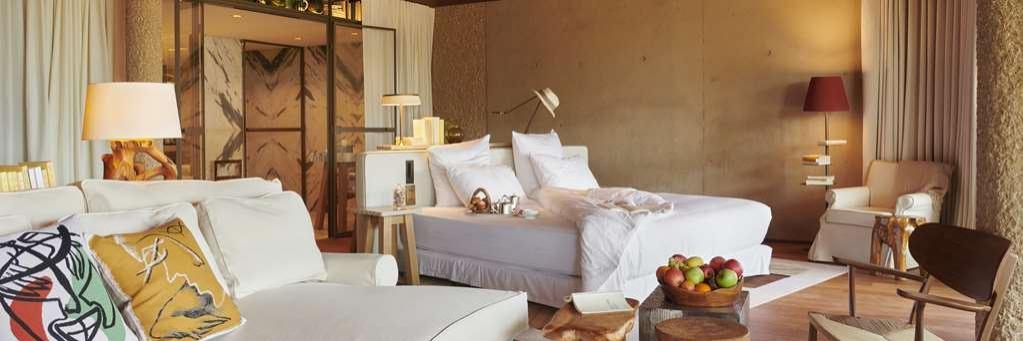 Lily of the Valley luxe hotel deals
