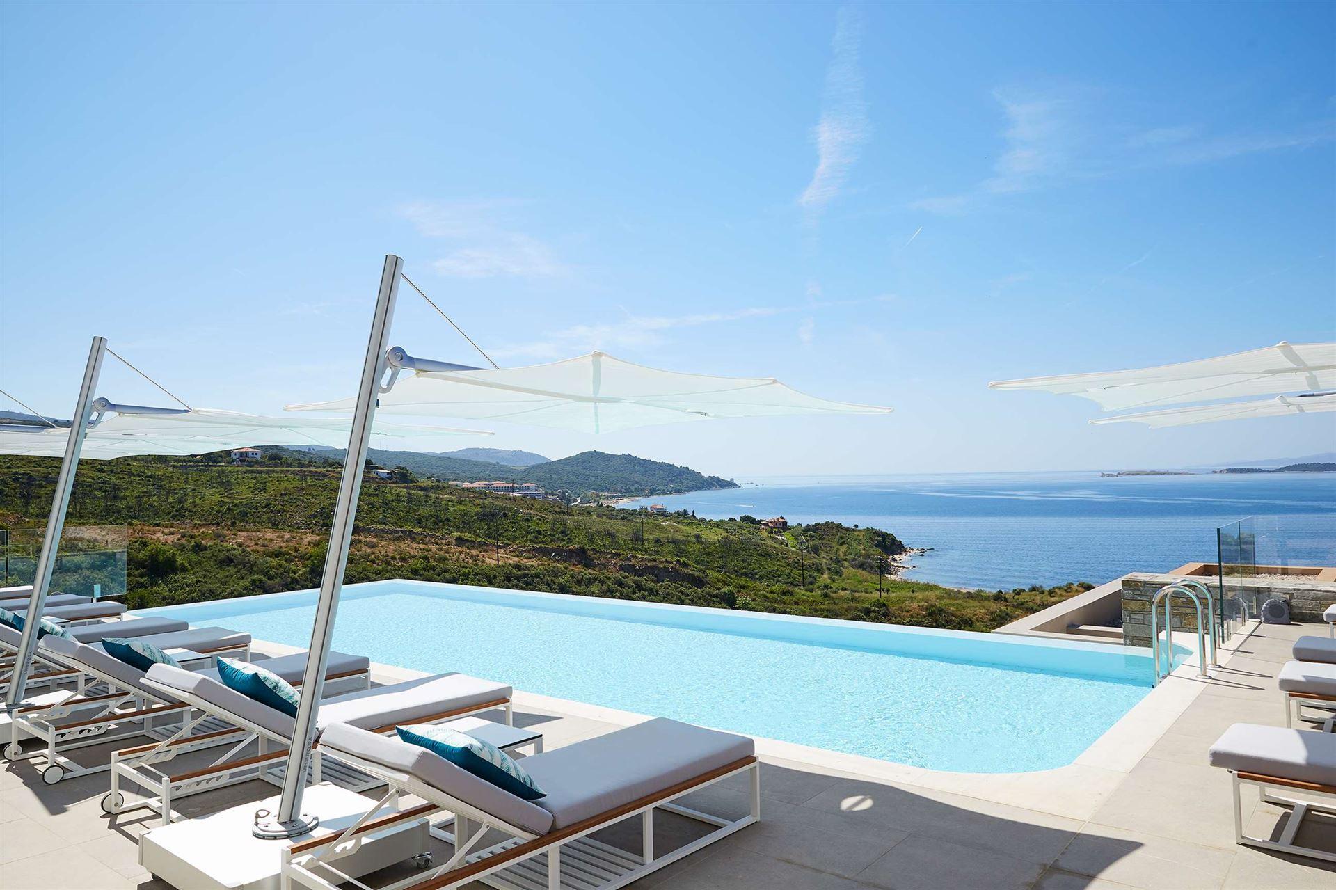 Eagles Villas luxe hotel deals