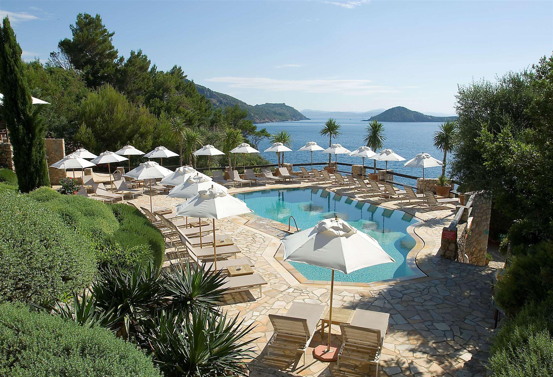 Hotel Il Pellicano luxe hotel deals