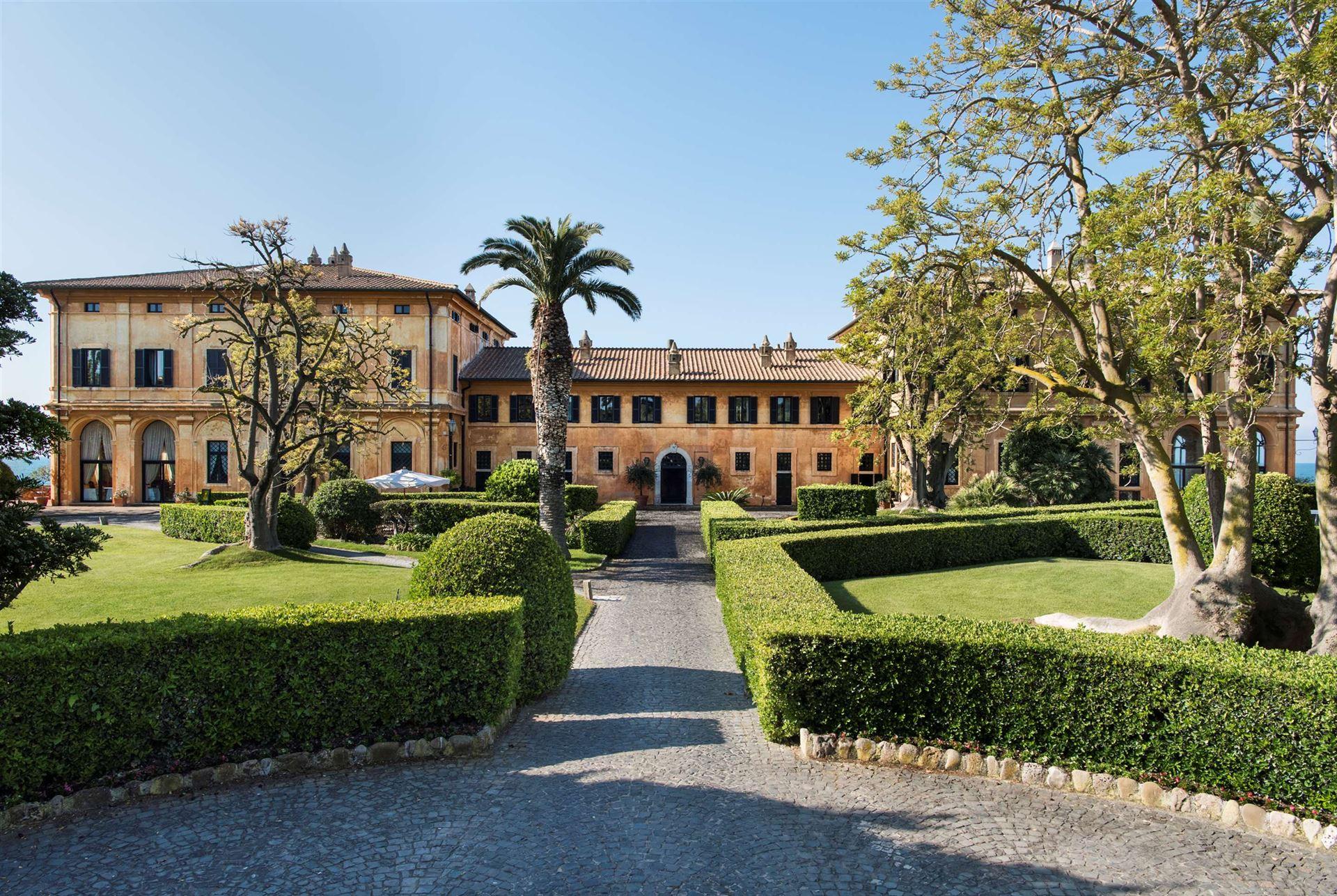 La Posta Vecchia luxe hotel deals