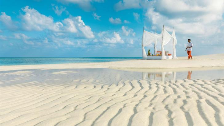 COMO Maalifushi luxe hotel deals