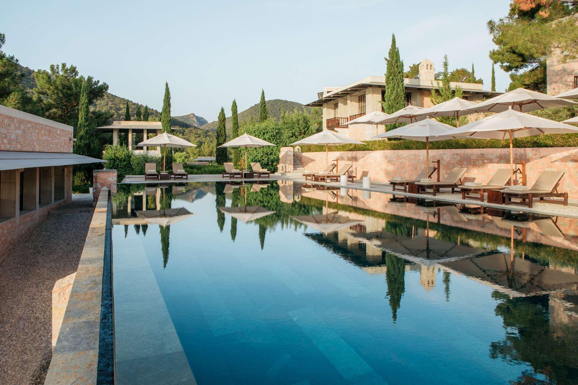 Amanruya luxe hotel deals