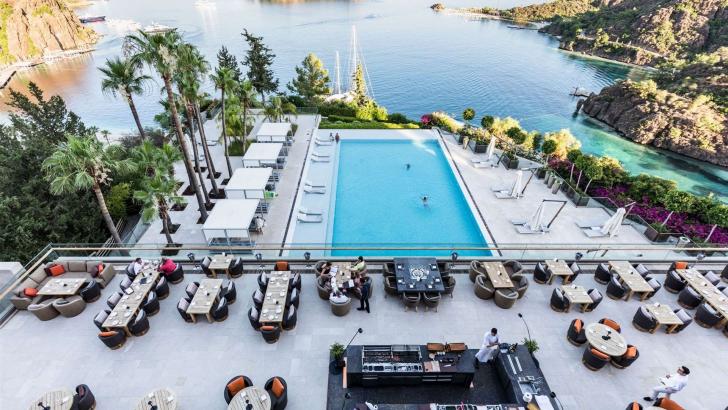 D Maris Bay luxe hotel deals